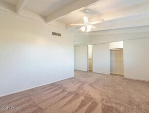 5128 N 15th St in Phoenix, AZ - Foto de edificio - Building Photo