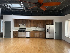 10 E Broadway in Alton, IL - Building Photo - Building Photo