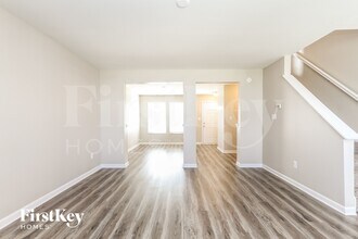 6159 N Woods Edge Dr in McCordsville, IN - Building Photo - Building Photo