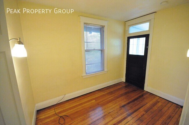 2074-2078-2078 Summit St in Columbus, OH - Building Photo - Building Photo