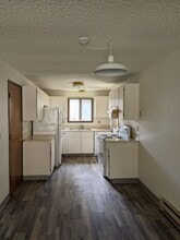 906 N 4th St in Klamath Falls, OR - Building Photo - Building Photo