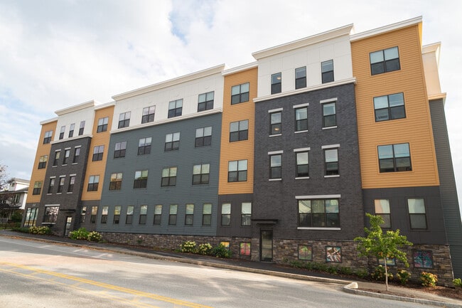 Casavant Overlook in Winooski, VT - Building Photo - Building Photo