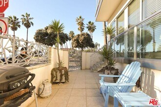 2101 Ocean Ave in Santa Monica, CA - Building Photo - Building Photo