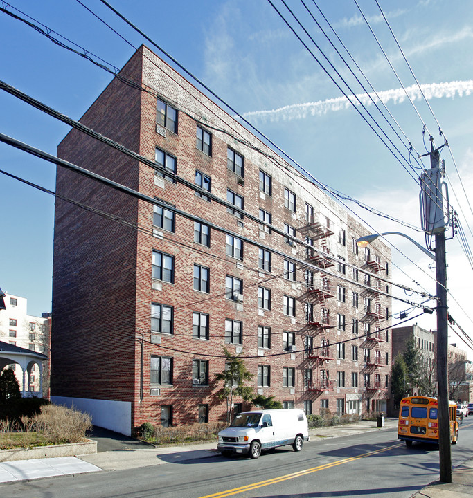 180 Hawthorne Ave in Yonkers, NY - Foto de edificio