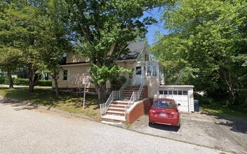 254 S Main St, Unit 2nd Floor in Auburn, ME - Foto de edificio - Building Photo