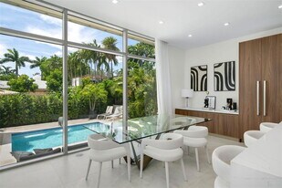 1201 W 47th St in Miami Beach, FL - Building Photo