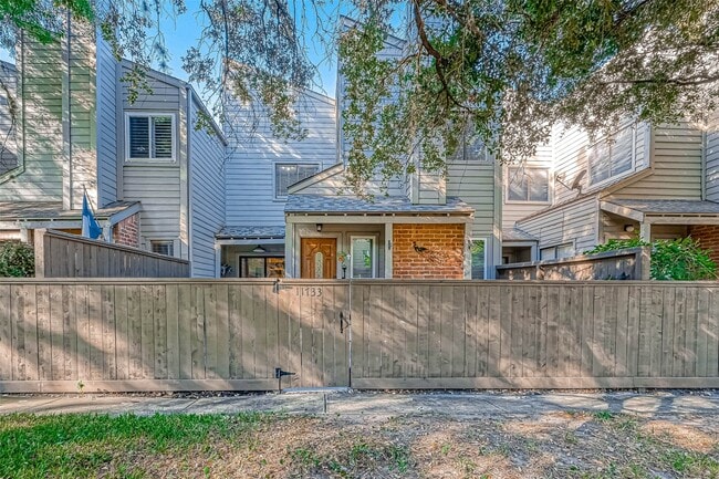 property at 11733 Lakeside Pl Dr