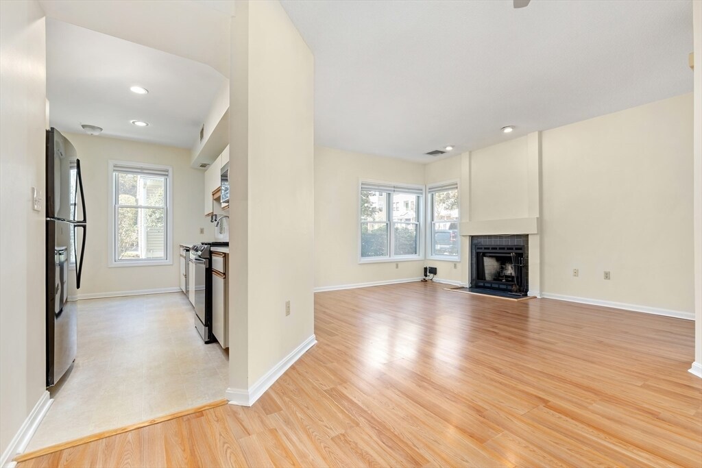 29 Hammond Pl in Woburn, MA - Building Photo