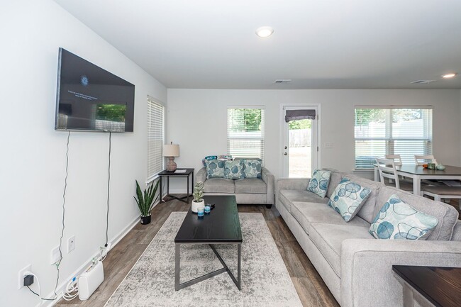 240 Spencer Cir in Summerville, SC - Building Photo - Building Photo