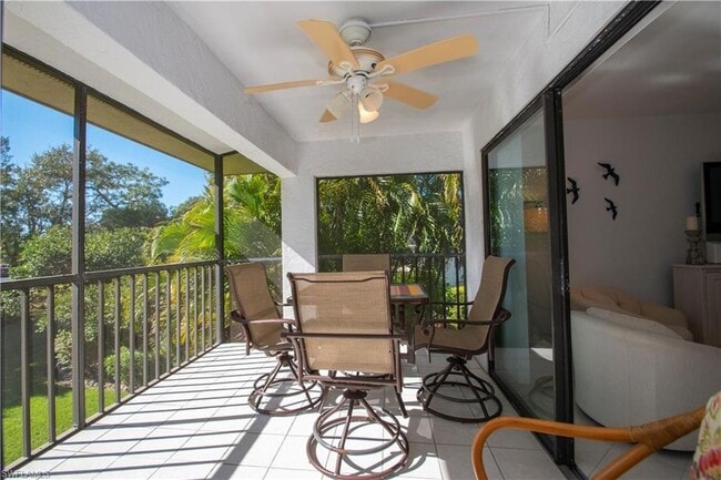 16809 Davis Rd, Unit 225 in Ft. Myers, FL - Building Photo - Building Photo