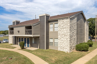 Apple Creek Apartments in Sand Springs, OK - Building Photo - Building Photo