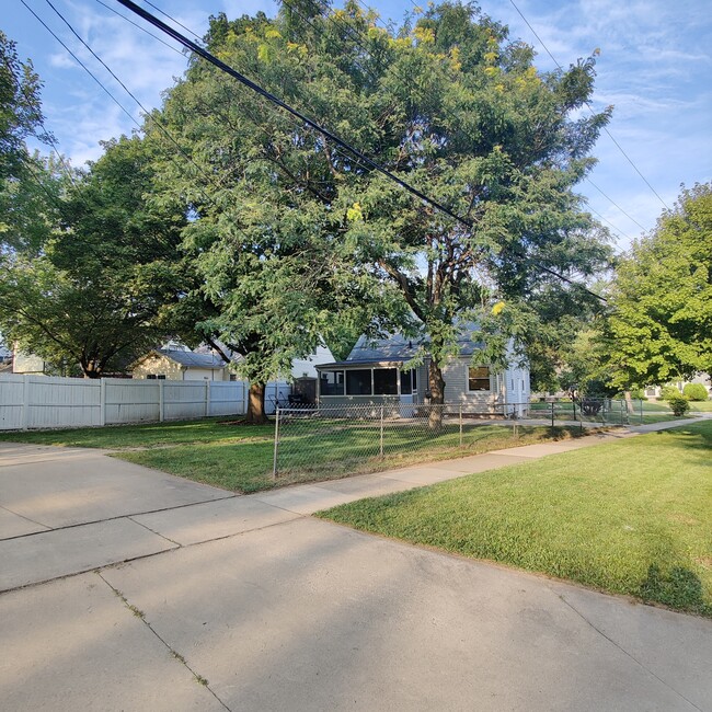 3403 Woodland Ave in Royal Oak, MI - Foto de edificio - Building Photo