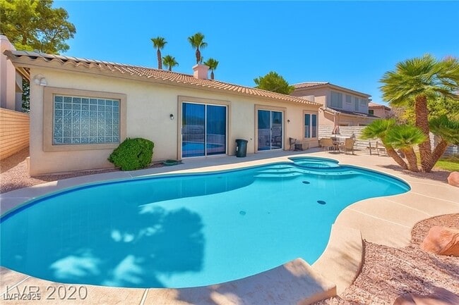 140 Ultra Dr in Henderson, NV - Building Photo - Building Photo