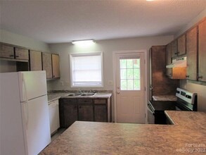 374 Water St-Unit -5 in Mooresville, NC - Foto de edificio - Building Photo