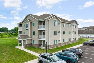 Georgian Court Apartments in Liverpool, NY - Building Photo - Building Photo