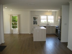 838 14th St, Unit Frnt in Santa Monica, CA - Building Photo - Building Photo