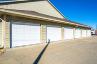 Fieldstone Condominiums in Indianola, IA - Building Photo - Building Photo