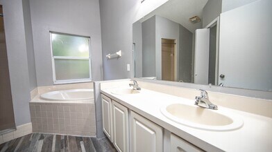 148 Oak Grove Rd in Winter Park, FL - Building Photo - Building Photo