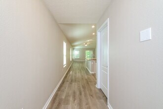 7808 Meadow Walk Ln in Jacksonville, FL - Building Photo - Building Photo