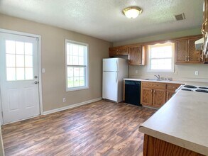 1112 Keith Ave in Oak Grove, KY - Building Photo - Building Photo