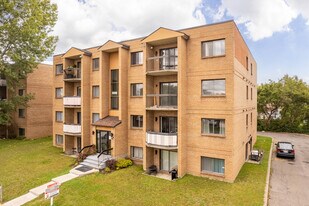 1615 Du Souvenir Boul in Laval, QC - Building Photo