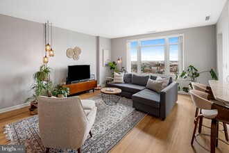 100 Harborview Dr in Baltimore, MD - Building Photo - Building Photo