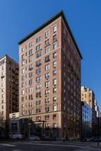 876 Park Ave in New York, NY - Building Photo - Building Photo