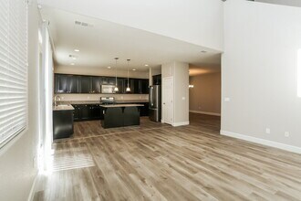 8016 Central Railroad Ct in Las Vegas, NV - Building Photo - Building Photo