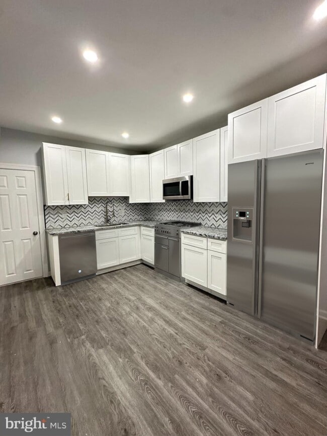property at 1549 N Newkirk St