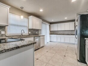 10824 Admiral Dr in Oklahoma City, OK - Building Photo - Building Photo