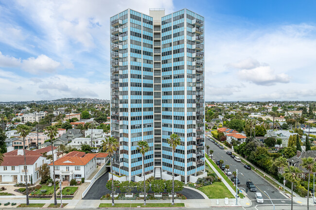 Galaxy Towers in Long Beach, CA - Building Photo - Building Photo