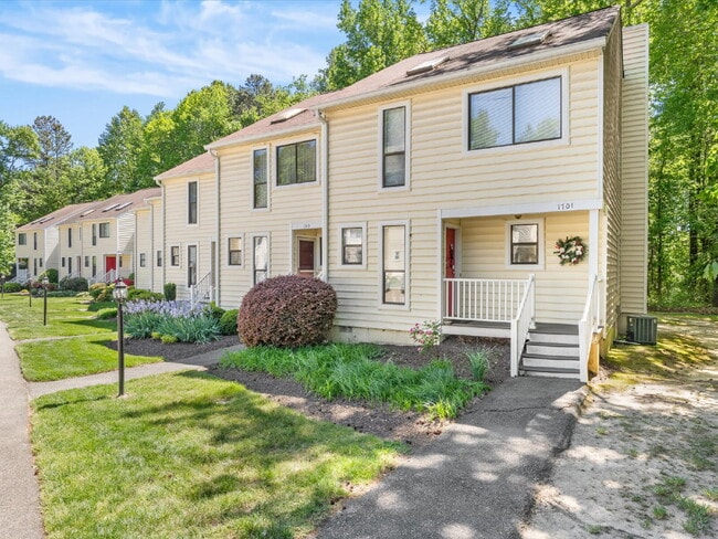1701 Early Settlers Rd in Bon Air, VA - Building Photo - Building Photo