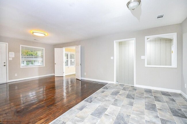 185 Oak Dr SW in Atlanta, GA - Building Photo - Building Photo