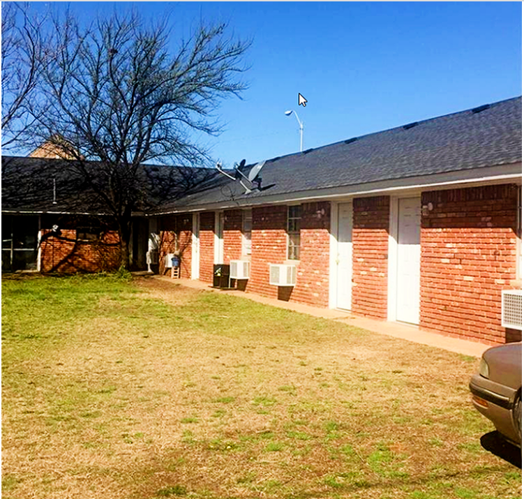 OK Broadway Apartments in Carnegie, OK - Building Photo