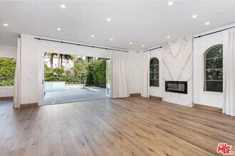142 N Hamel Dr in Beverly Hills, CA - Building Photo - Building Photo