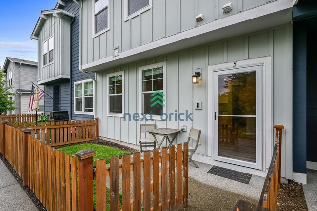 property at 13157 175th Ave E