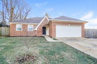 703 Willow Ct in Danville, IN - Building Photo