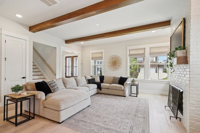 property at 1032 Pebble Run Rd