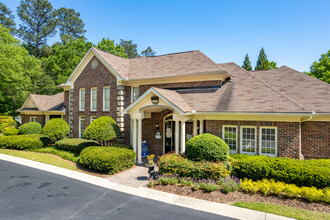 The Views in Snellville, GA - Foto de edificio - Building Photo