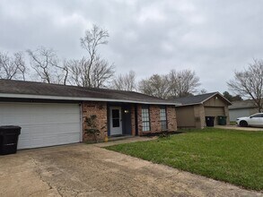 15735 Munson Ln in Houston, TX - Building Photo - Building Photo