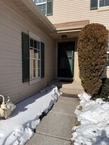 660 Bayberry Ln in Morrisville, PA - Building Photo