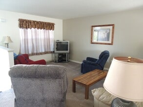 408 Knollwood Rd, Unit 1 in Millersville, PA - Building Photo - Building Photo