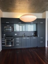 550 N Saint Clair St, Unit 1204 in Chicago, IL - Building Photo - Building Photo