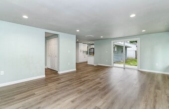 22601 56th Ave W in Mountlake Terrace, WA - Building Photo - Building Photo