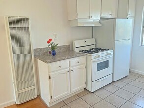 407 N Avenue 50, Unit 407 N AVE 50 #211 in Los Angeles, CA - Foto de edificio - Building Photo