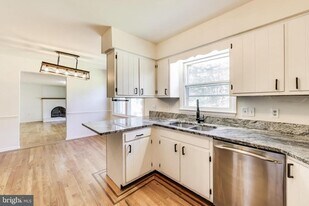 4786 Mid County Ct in Monrovia, MD - Building Photo