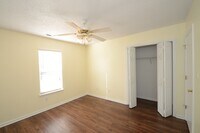 132 Brenda Dr photo'