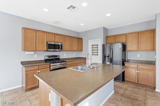 10645 Mt Jefferson Ave in Las Vegas, NV - Building Photo - Building Photo