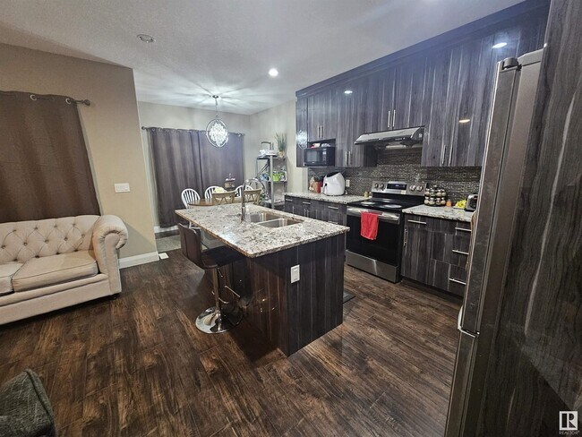 2518-2522 22 Ave NW in Edmonton, AB - Building Photo - Building Photo