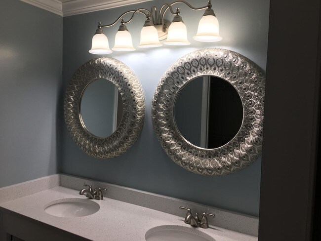 400 Uno Lago Dr-Unit -204 in North Palm Beach, FL - Building Photo - Building Photo